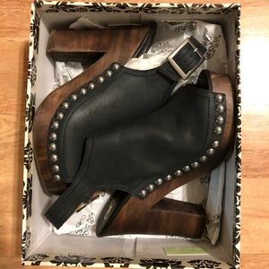Naughty Monkey heels 👠